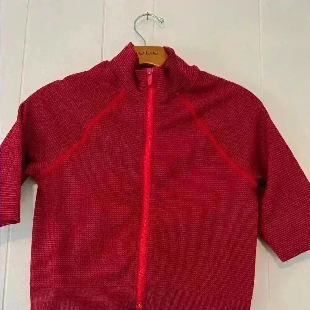 Fabletics Jenny Seamless Cropped Zip Jacket L used like a New